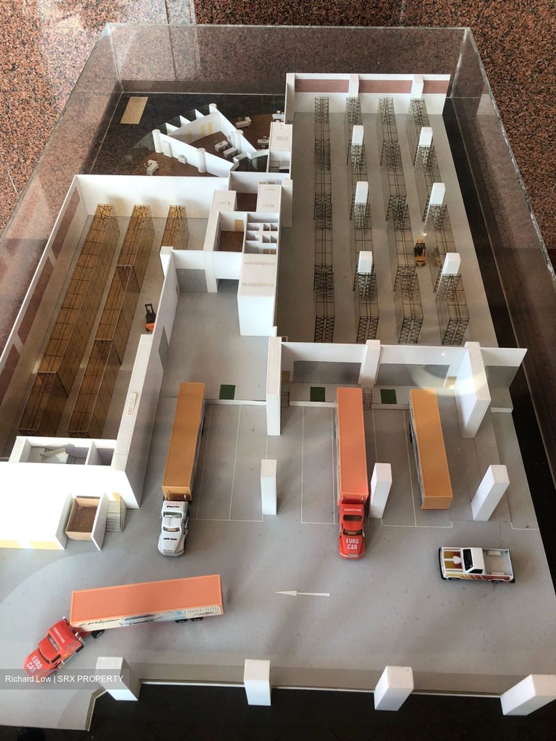 Jurong Logistics Hub (D22), Warehouse #288380641